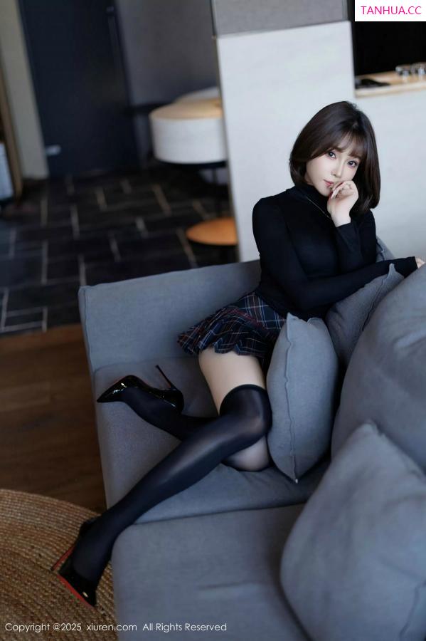 陈芝 芝芝Booty [XiuRen]高清写真图 2025.02.27 No.9944 徐莉芝Booty 黑丝美腿第30张图片